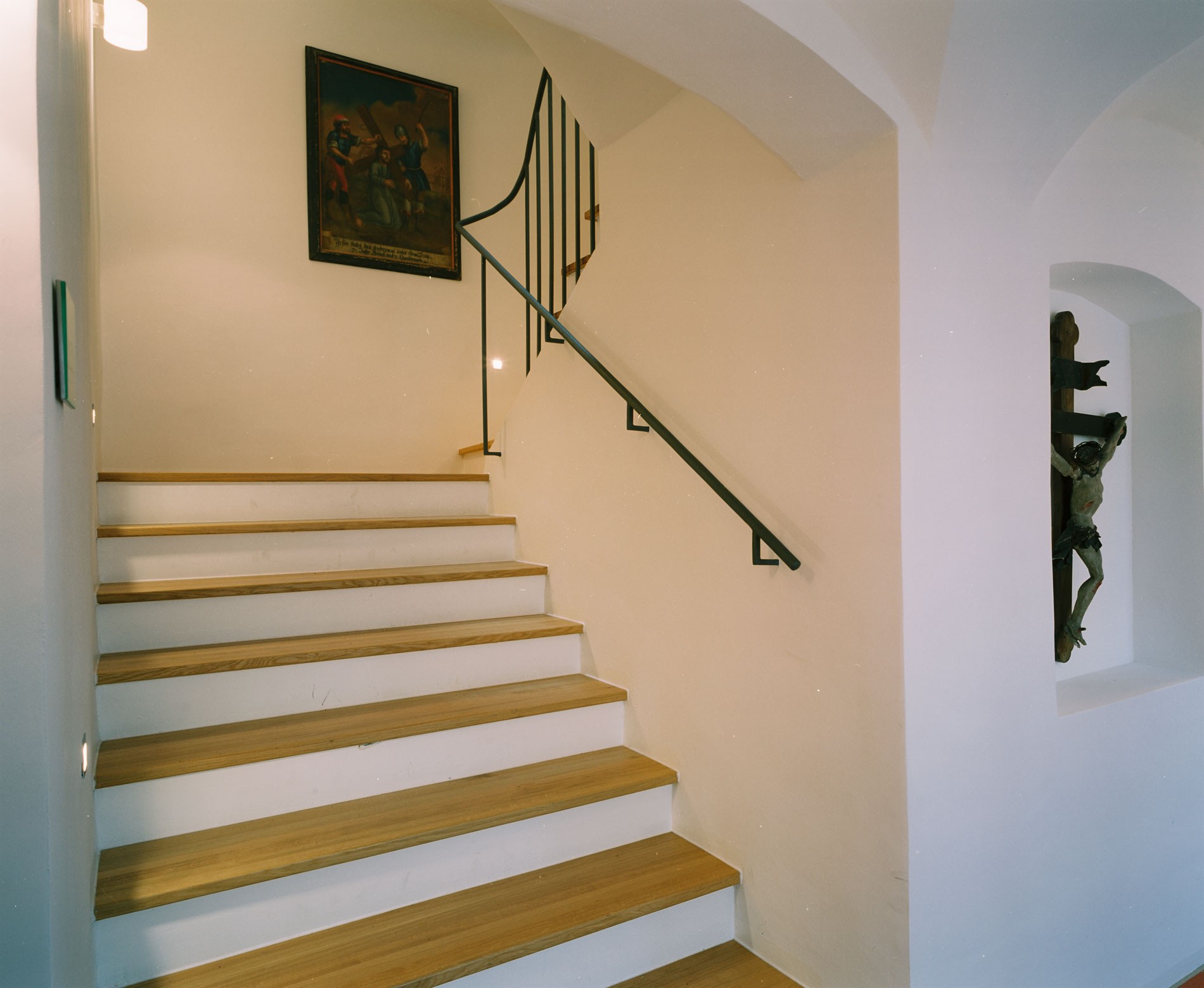Referenz Pfarrheim St. Bartholomäus Foto Interne Treppe